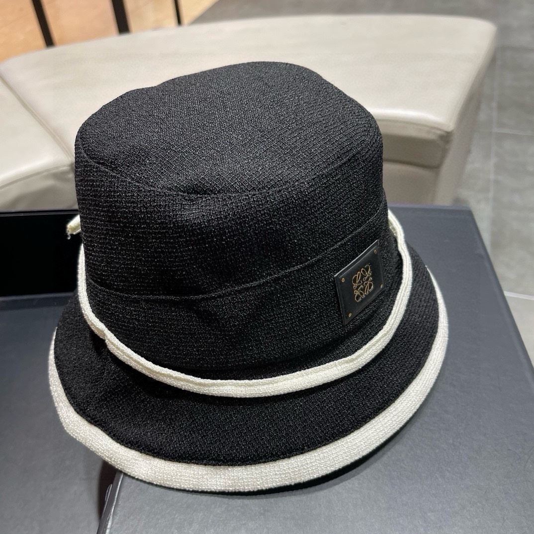 Loewe Caps